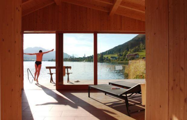 Seehotel Enzian Weissensee Extérieur photo
